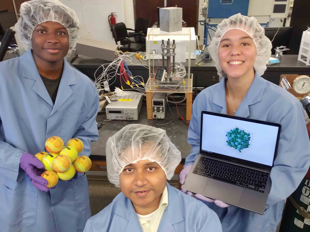 Georgia Nissen (right) in the lab at Purdue University
