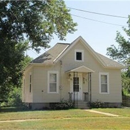 Rental Property 514 8th St. NW Waverly