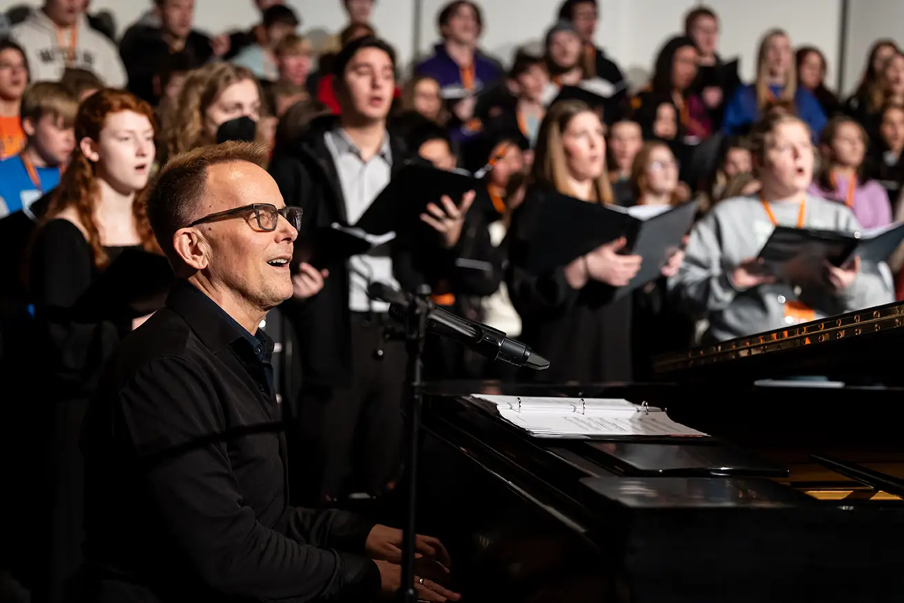 Craig Hella Johnson works with Meistersinger Honor Choir