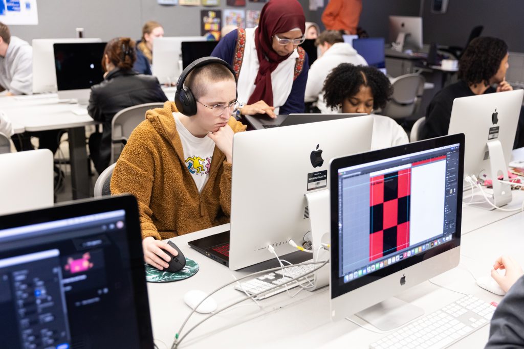 Students in the graphics lab