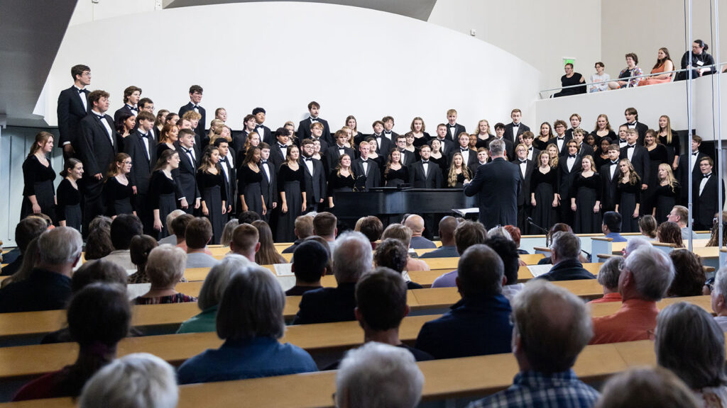 The choir performs in the Wartburg Chapel during its Homecoming concert. 