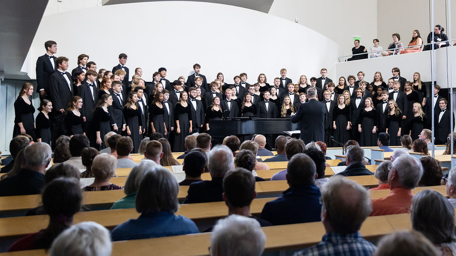 The choir performs in the Wartburg Chapel during its Homecoming concert.